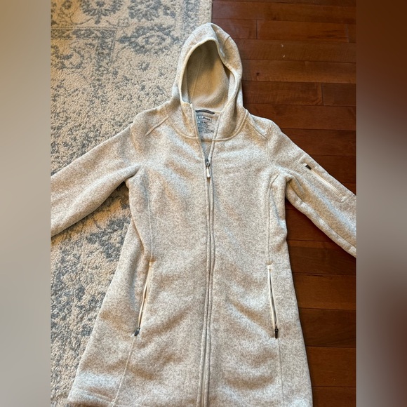 LL Bean Women’s XS (petite) Hooded Jacket. EUC - Picture 8 of 10